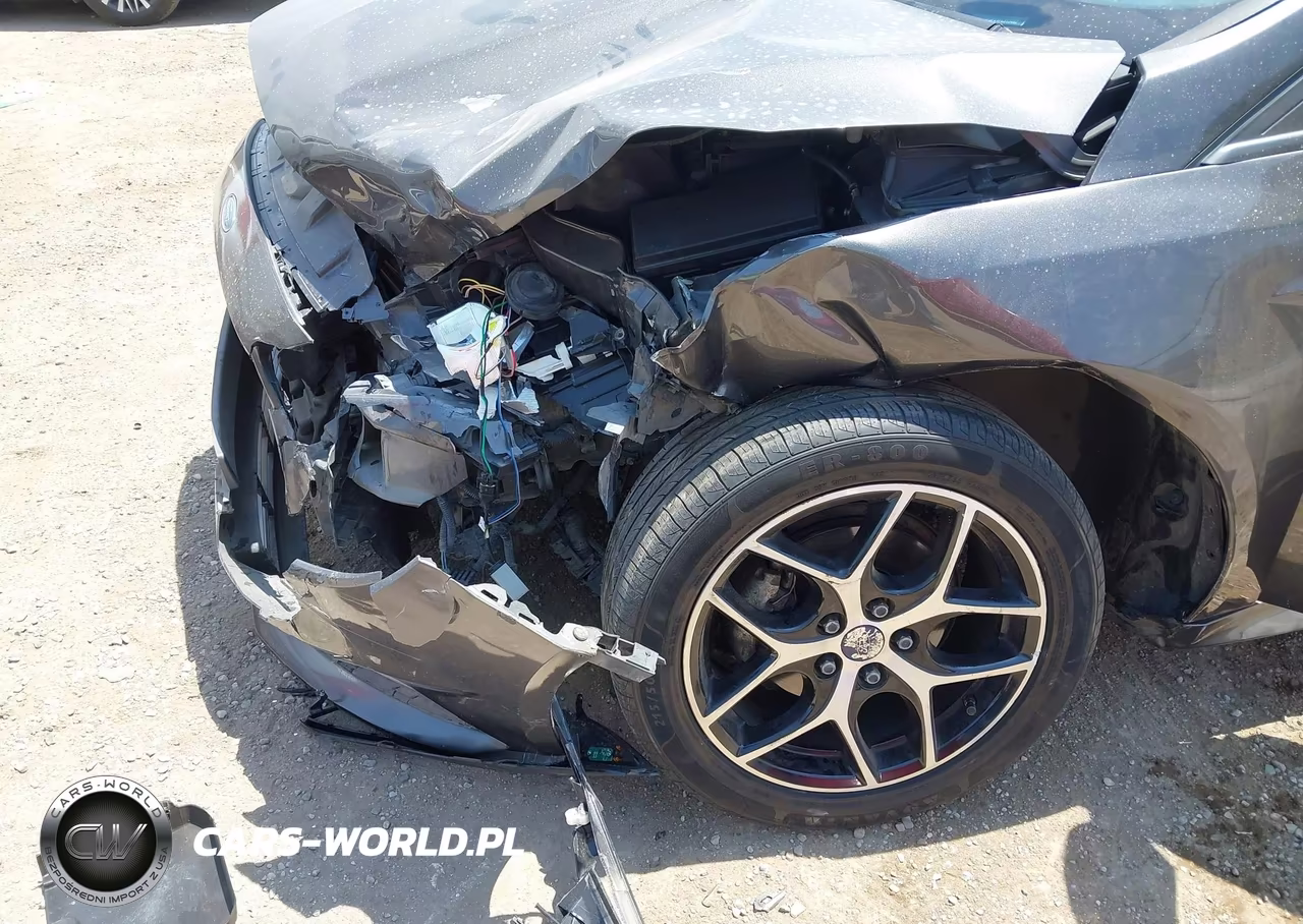2015 Ford Focus Se VIN:1FADP3F21FL313482 - 6