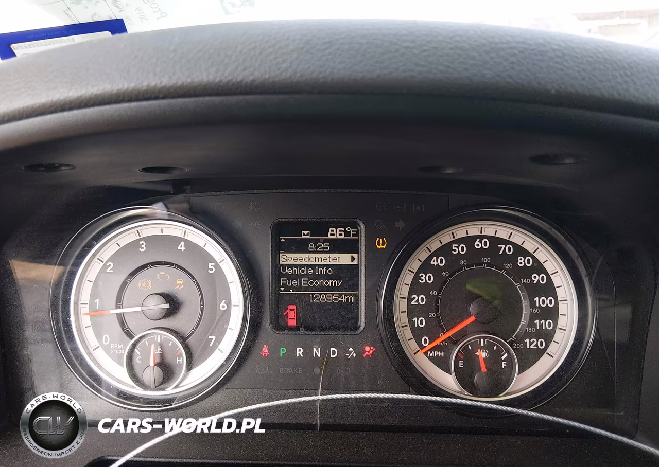 2019 Ram 1500 Classic Tradesman 4X2 6'4 Box VIN:1C6RR6FGXKS581381 - 7