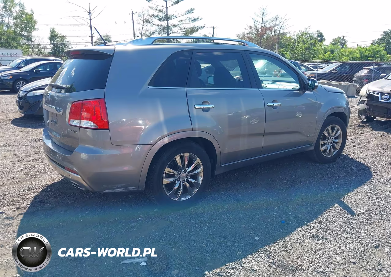 2011 Kia Sorento Sx V6 VIN:5XYKWDA22BG138036 - 4