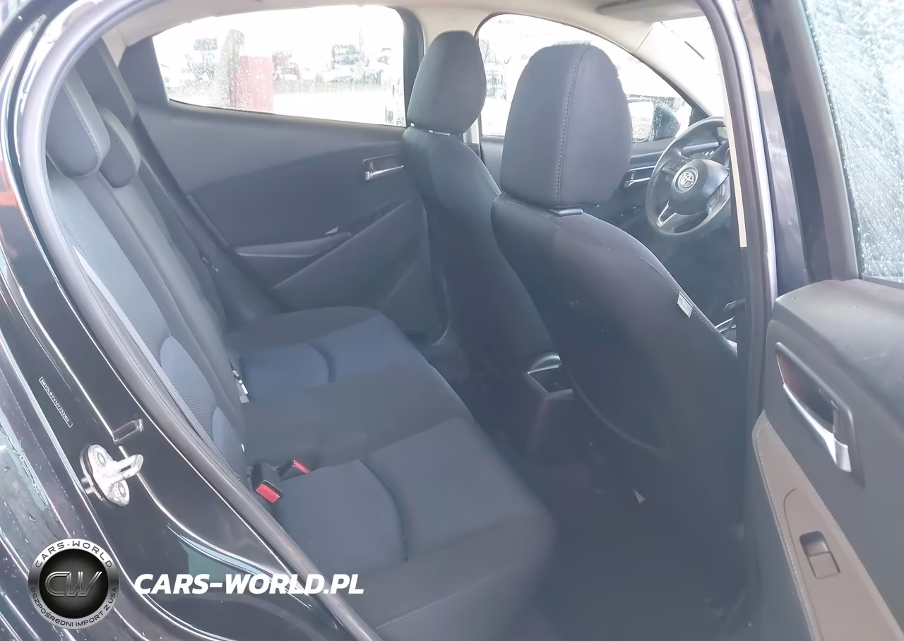 2018 Toyota Yaris Ia VIN:3MYDLBYV1JY333160 - 8