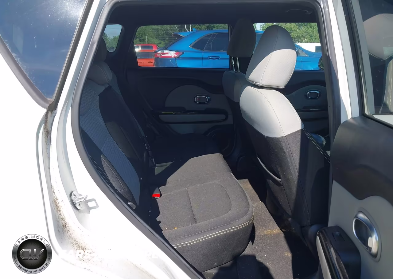 2014 Kia Soul + VIN:KNDJP3A55E7049687 - 8