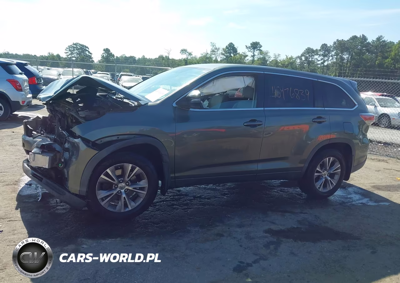 2015 Toyota Highlander Le Plus V6 VIN:5TDBKRFH3FS099410 - 14