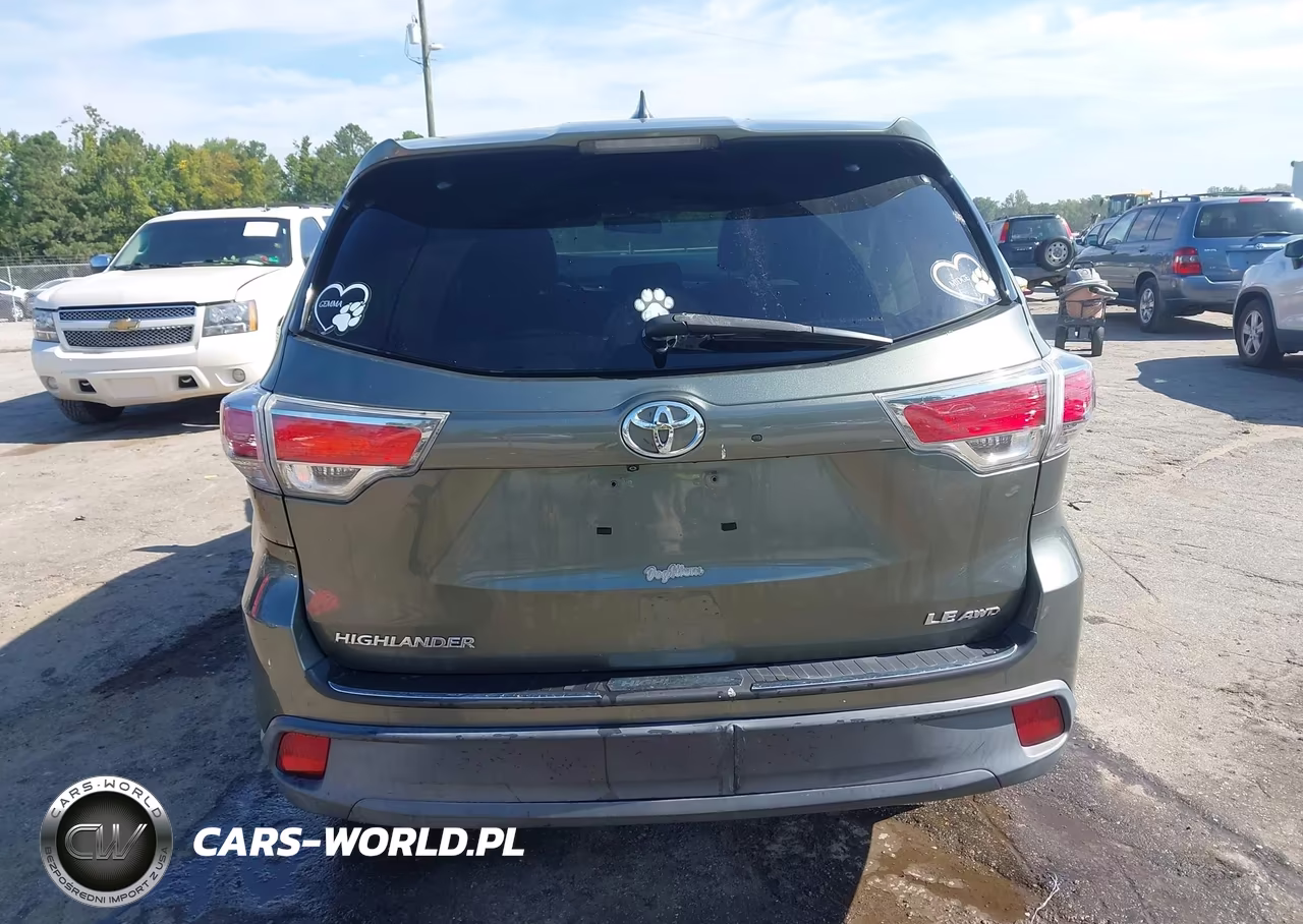 2015 Toyota Highlander Le Plus V6 VIN:5TDBKRFH3FS099410 - 16