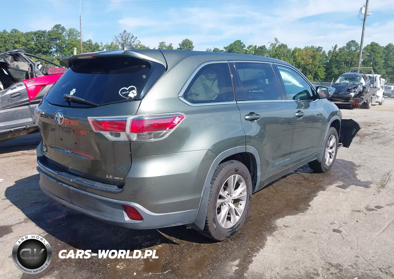 2015 Toyota Highlander Le Plus V6 VIN:5TDBKRFH3FS099410 - 4