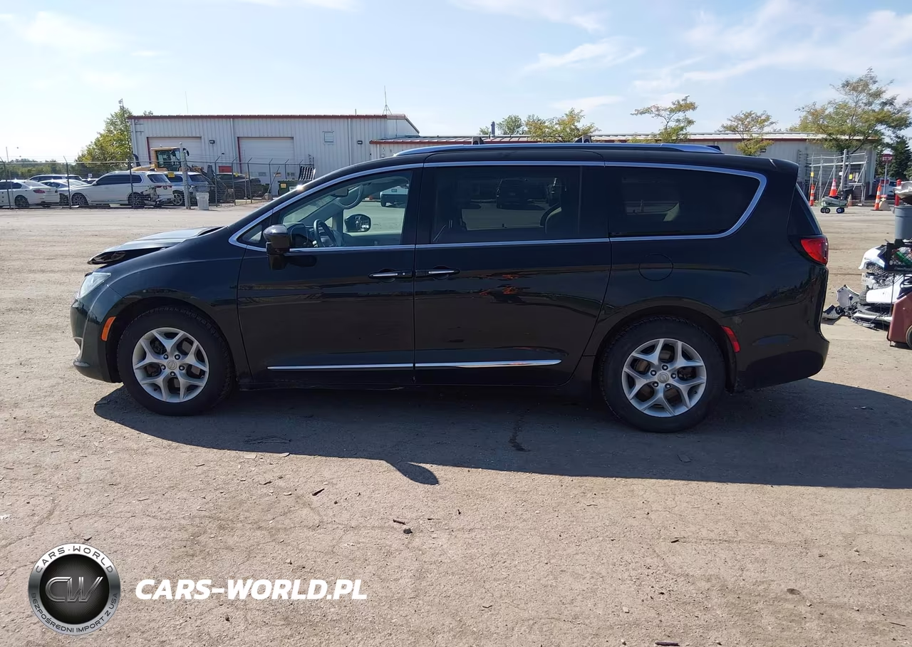 2017 Chrysler Pacifica Touring-L Plus VIN:2C4RC1EG5HR550967 - 14