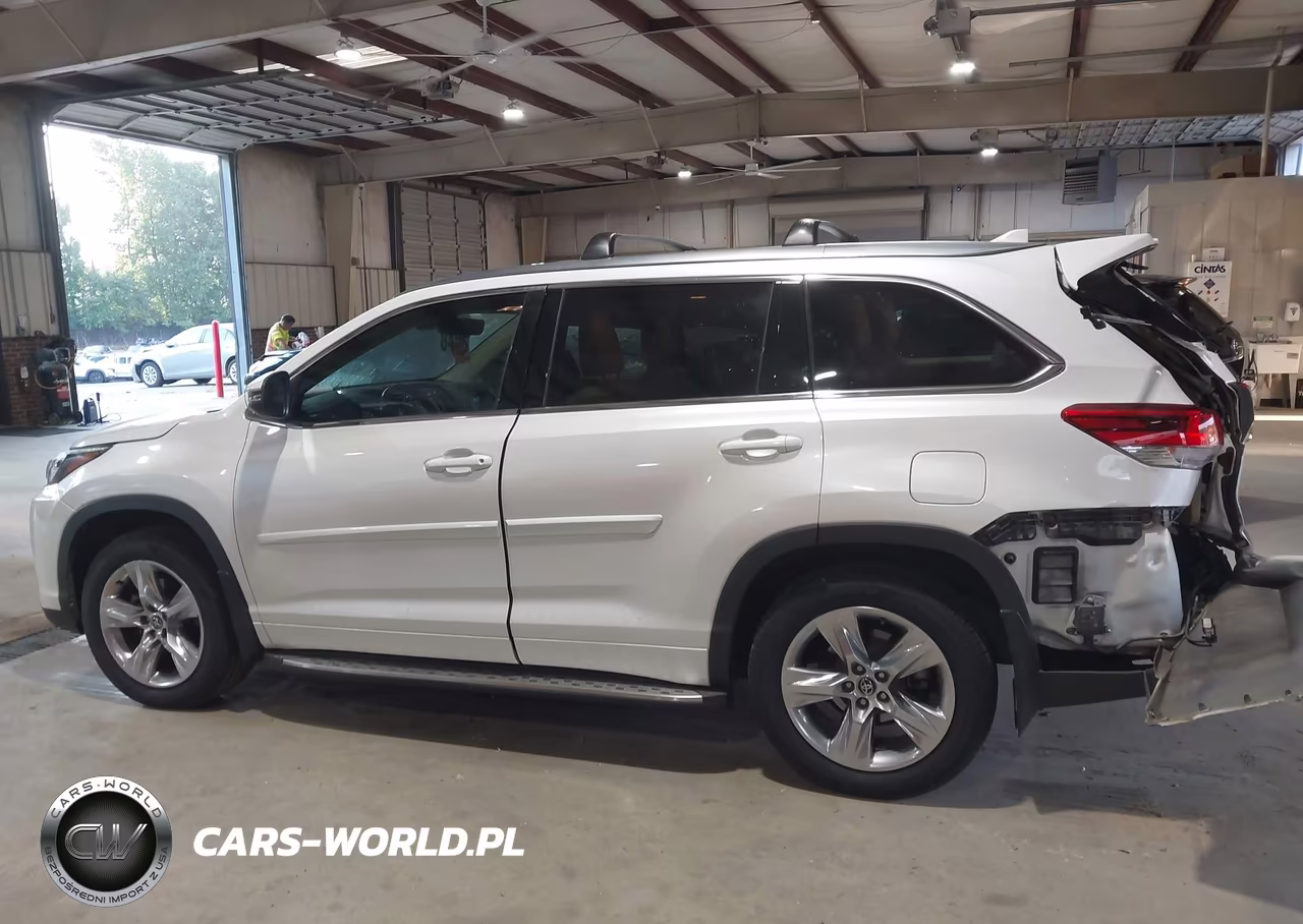 2018 Toyota Highlander Limited VIN:5TDDZRFH4JS807211 - 15