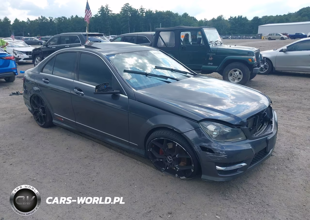 2013 Mercedes-Benz C 300 Sport 4Matic – zdjęcie 1 z 20
