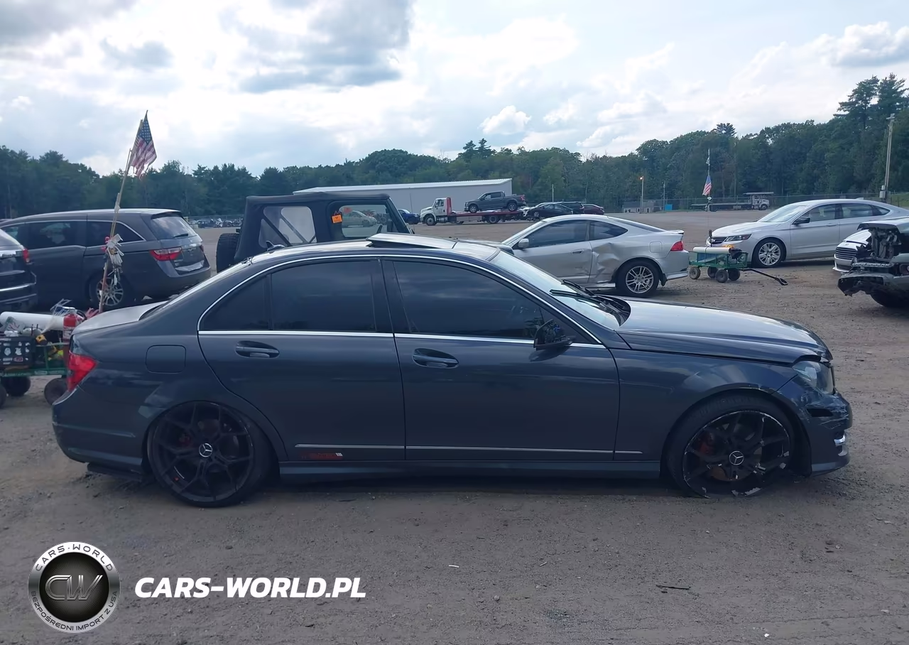 2013 Mercedes-Benz C 300 Sport 4Matic VIN:WDDGF8AB2DR248737 - 13