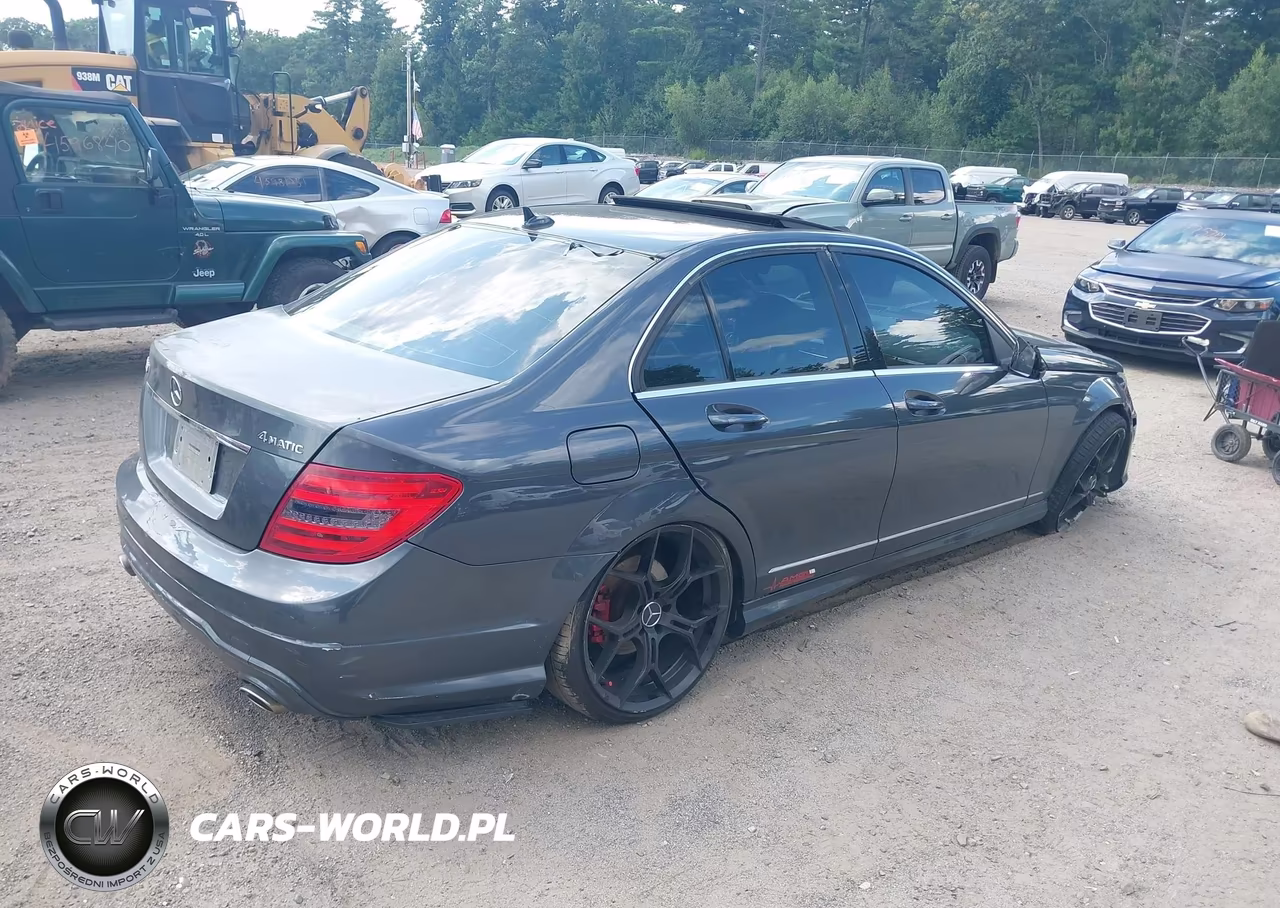 2013 Mercedes-Benz C 300 Sport 4Matic VIN:WDDGF8AB2DR248737 - 4
