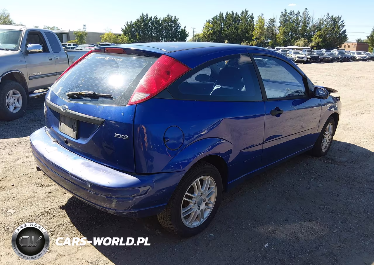 2005 Ford Focus Zx3 VIN:3FAHP31N35R132239 - 4