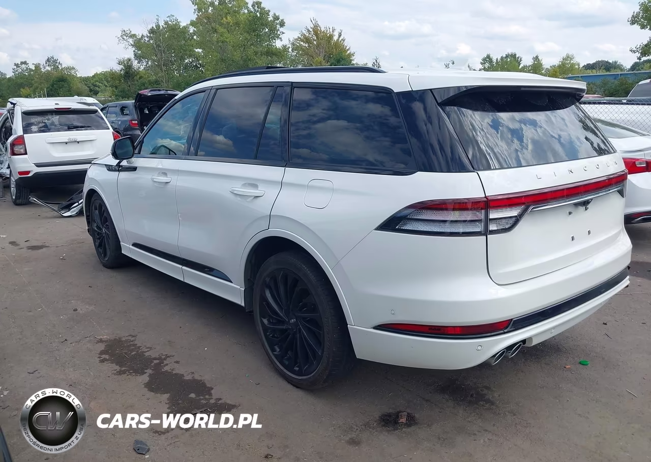 2023 Lincoln Aviator Reserve VIN:5LM5J7XC6PGL12068 - 3