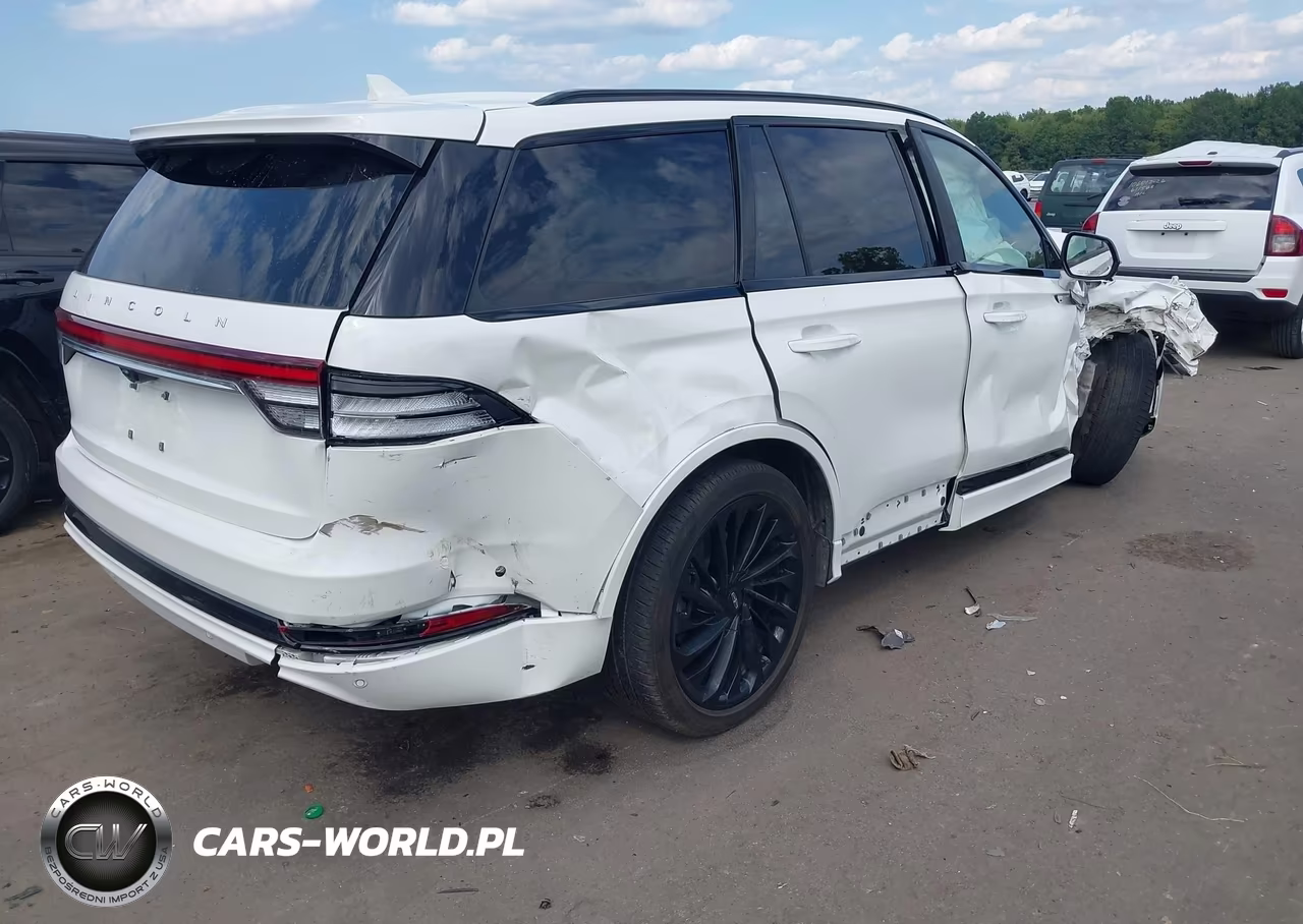 2023 Lincoln Aviator Reserve VIN:5LM5J7XC6PGL12068 - 4