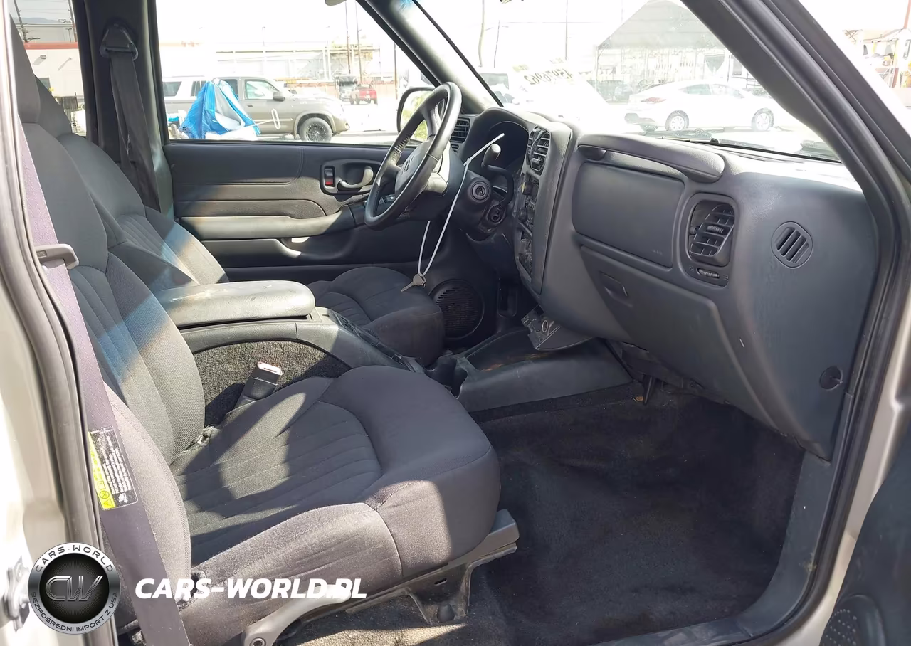 2004 Chevrolet Blazer Ls VIN:1GNCS13X84K117834 - 5
