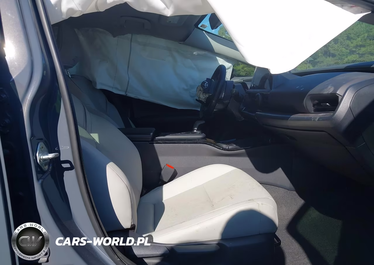 2025 Toyota Prius Xle VIN:JTDACAAU1S3063158 - 5