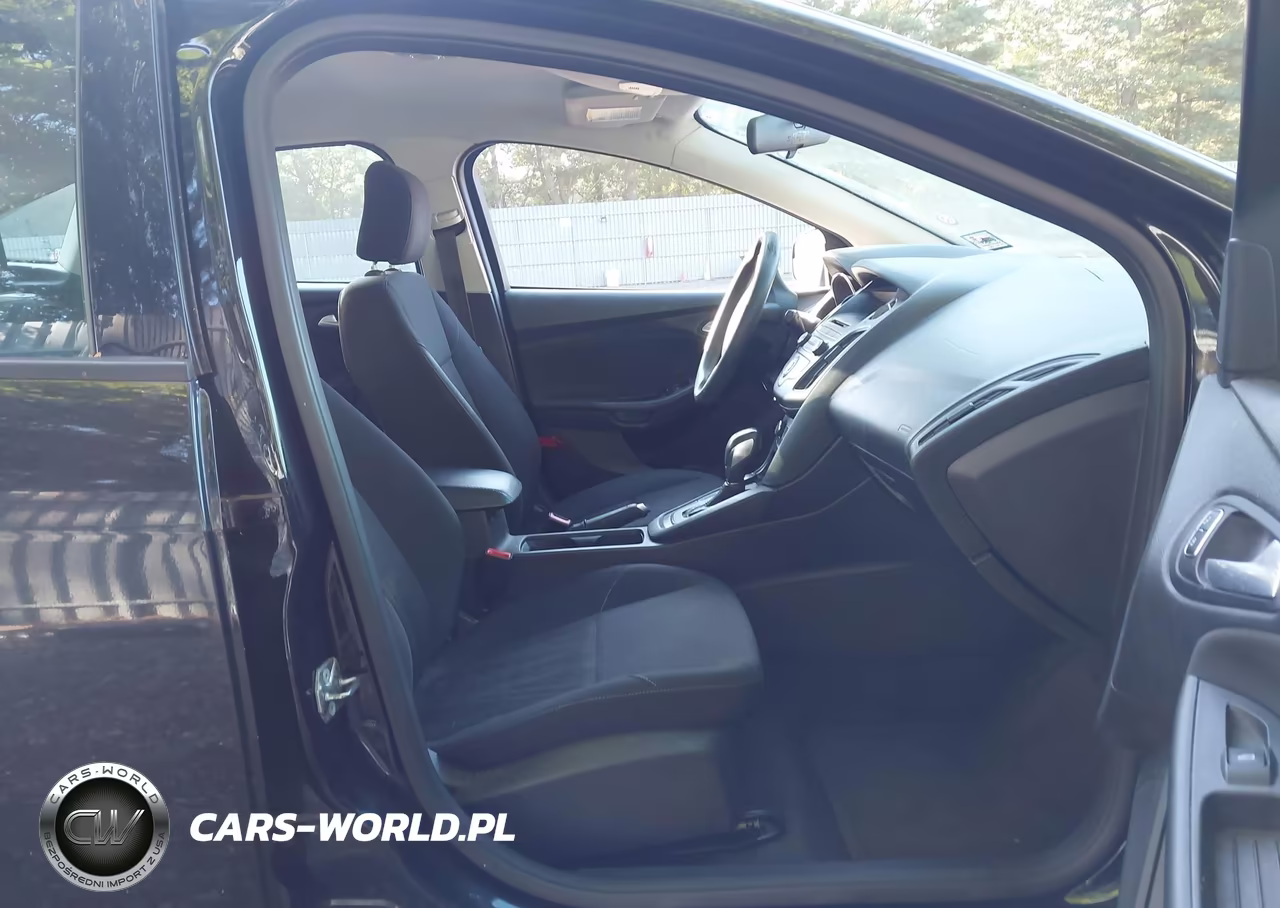 2015 Ford Focus Se VIN:1FADP3F23FL242494 - 5