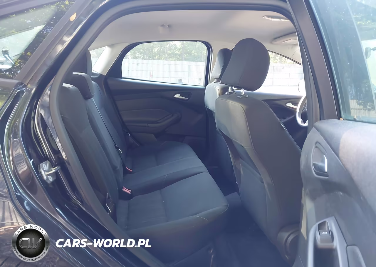 2015 Ford Focus Se VIN:1FADP3F23FL242494 - 8
