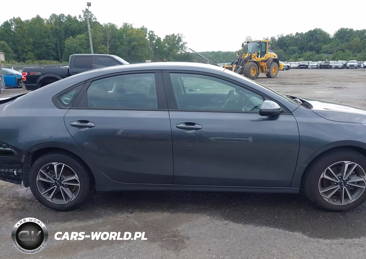 2023 Kia Forte Lxs VIN:3KPF24AD7PE688545 - 14