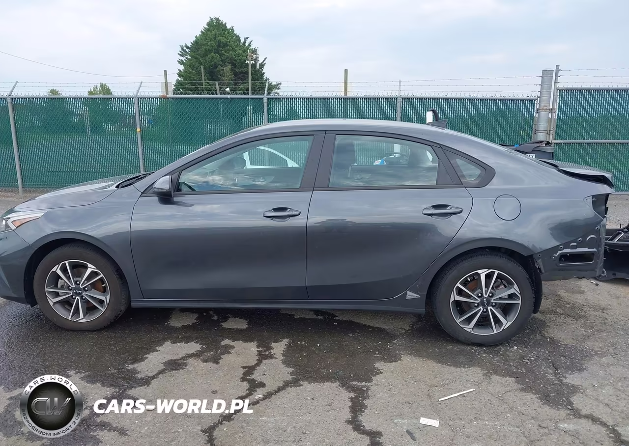 2023 Kia Forte Lxs VIN:3KPF24AD7PE688545 - 15