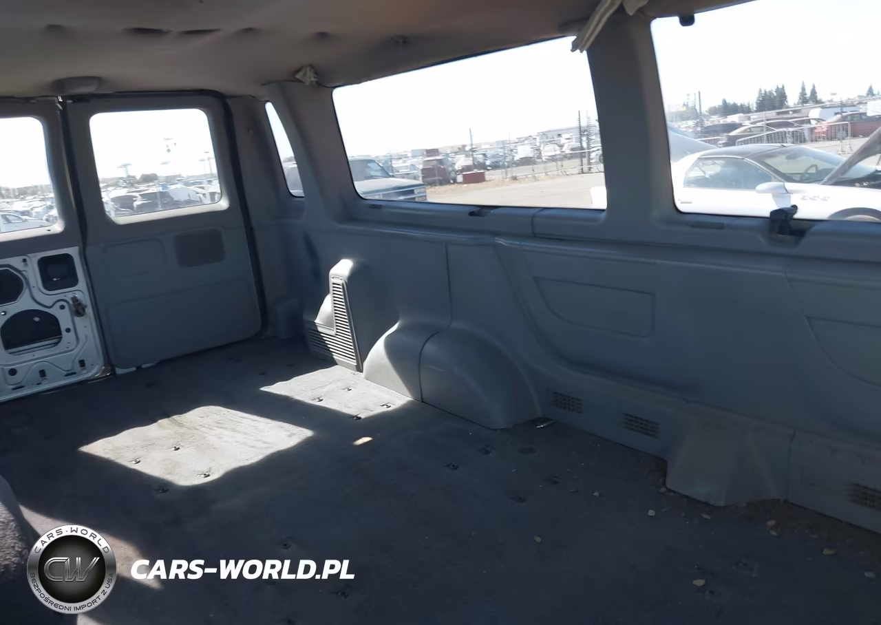 1998 Ford Econoline E350 Super Duty VIN:1FBSS31L7WHC07111 - 8