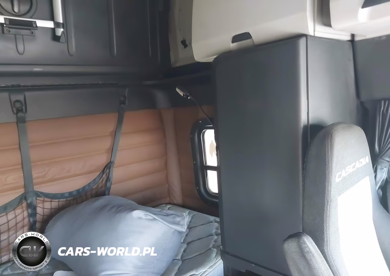 2020 Freightliner Cascadia 126 Semi Truck VIN:3AKJHHDR2LSKW4373 - 13