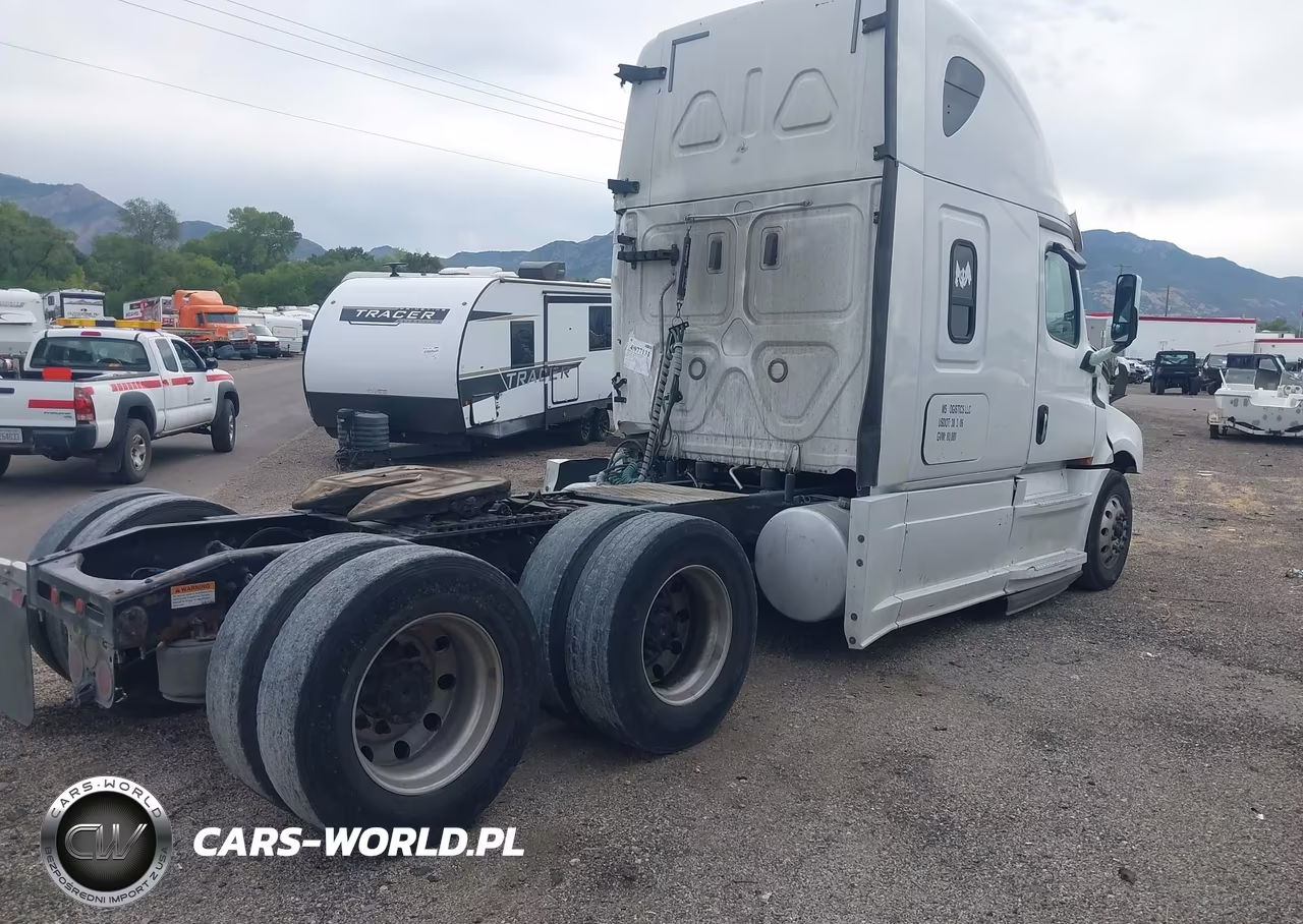 2020 Freightliner Cascadia 126 Semi Truck VIN:3AKJHHDR2LSKW4373 - 4