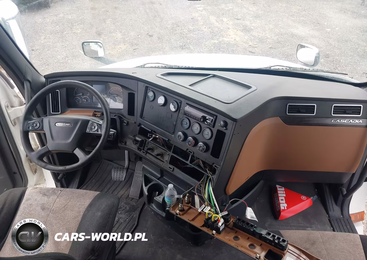2020 Freightliner Cascadia 126 Semi Truck VIN:3AKJHHDR2LSKW4373 - 7