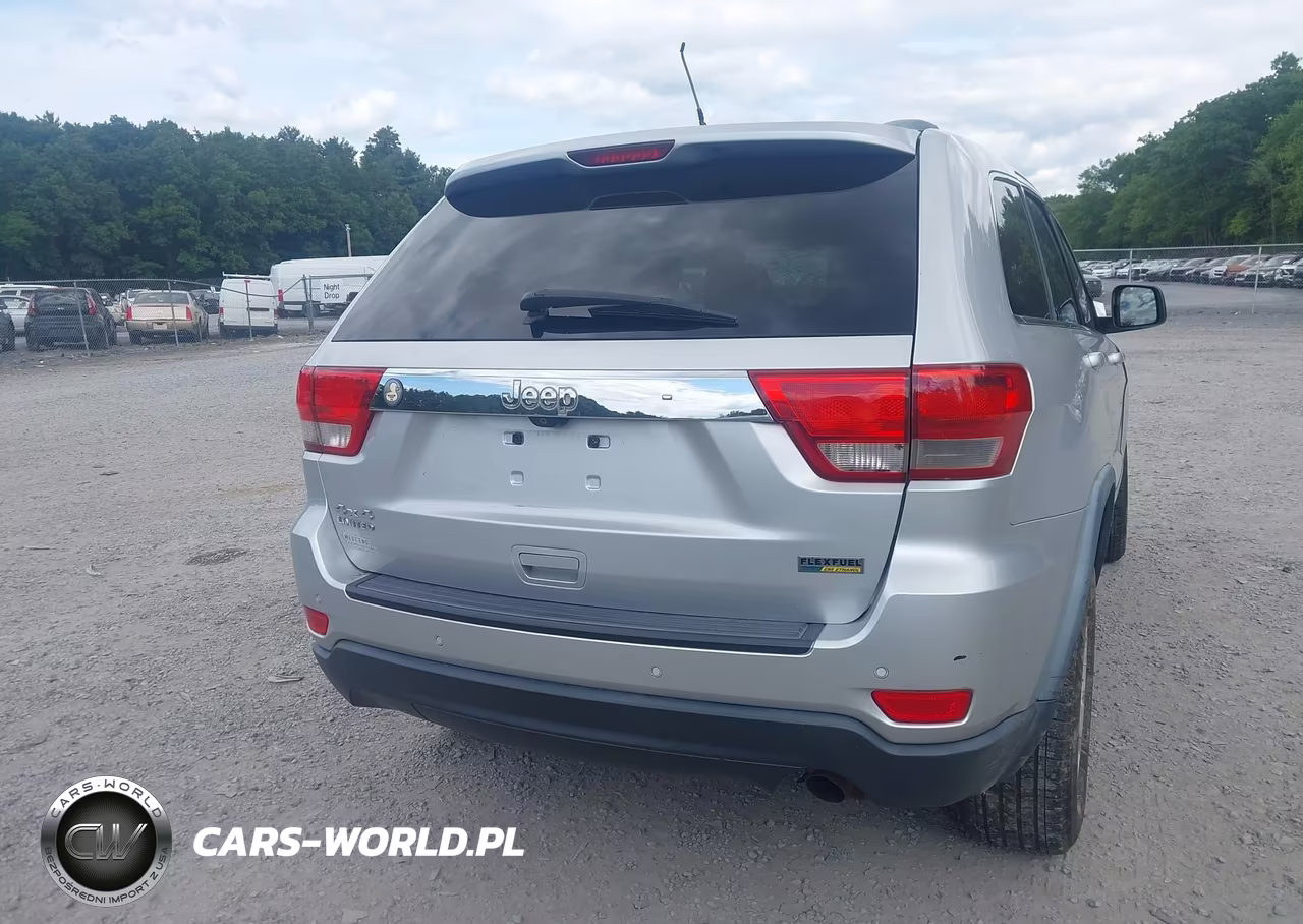 2011 Jeep Grand Cherokee Laredo VIN:1J4RR4GG8BC738258 - 16
