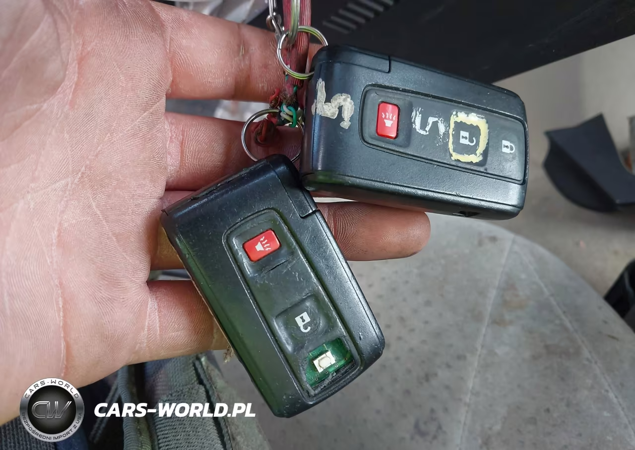 2005 Toyota Prius VIN:JTDKB20U153117223 - 11