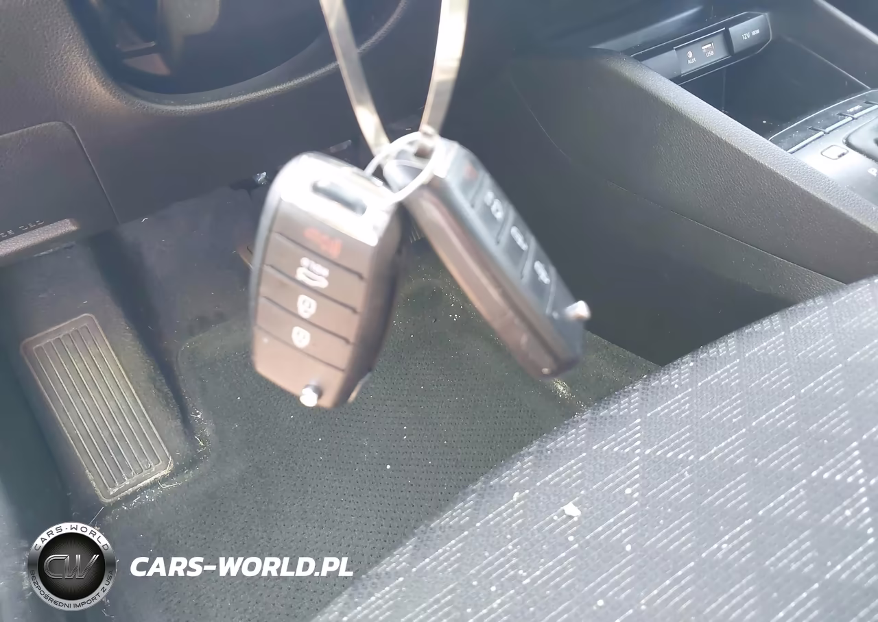 2018 Kia Rio S VIN:3KPA25AB0JE085507 - 11