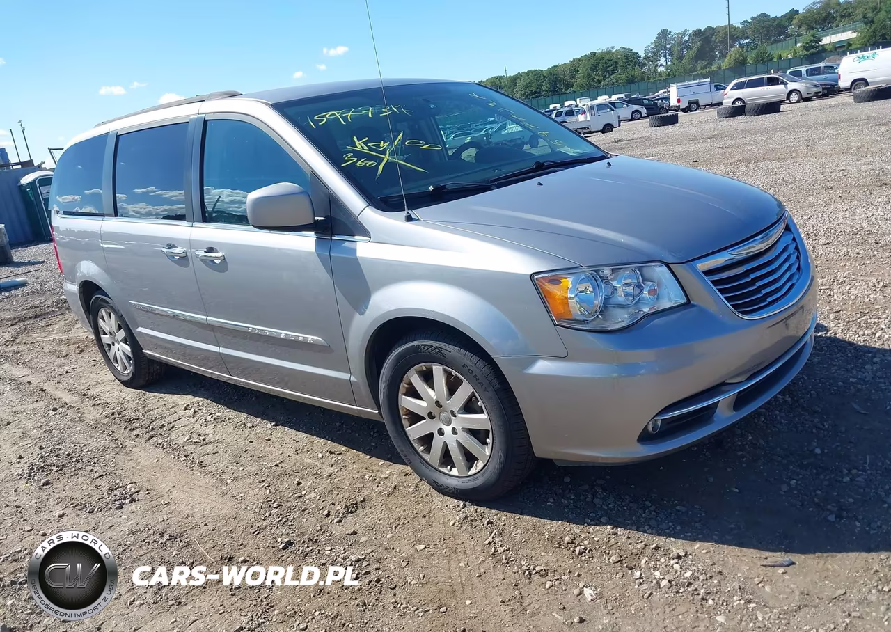 2016 Chrysler Town & Country Touring – zdjęcie 1 z 17