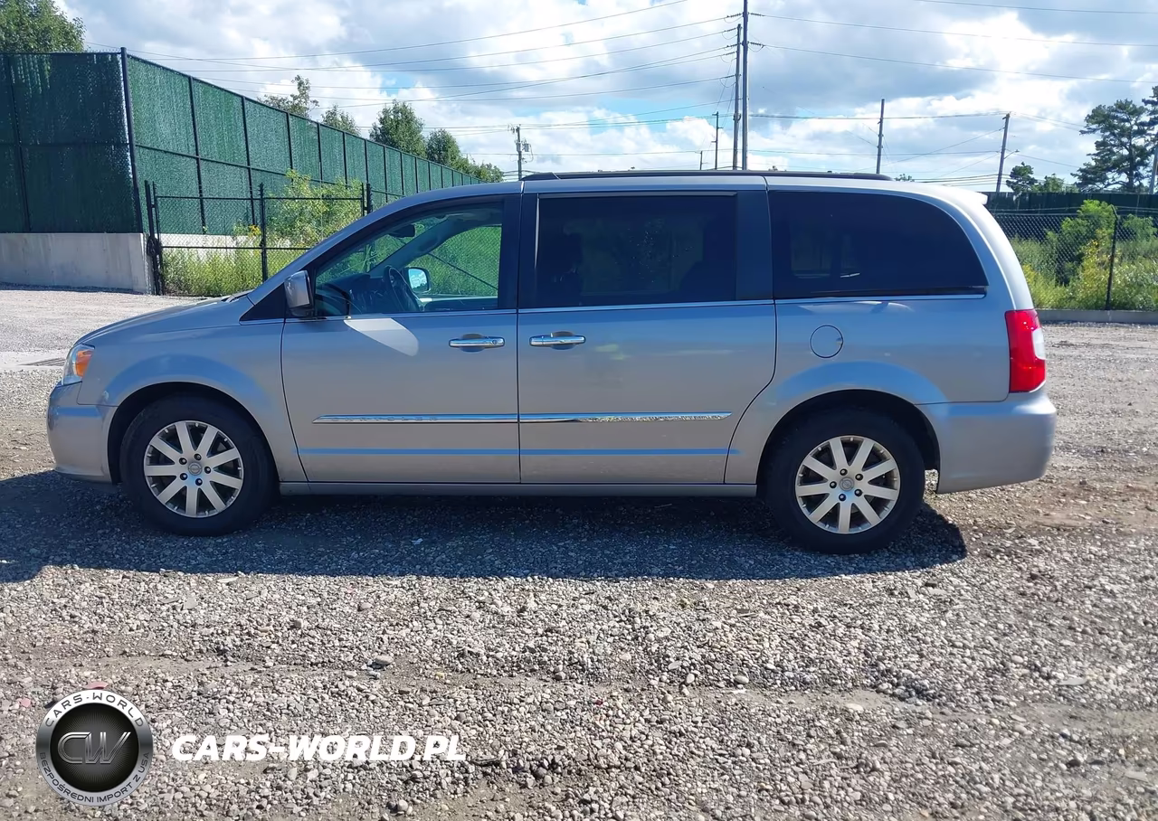 2016 Chrysler Town & Country Touring VIN:2C4RC1BG3GR175129 - 14