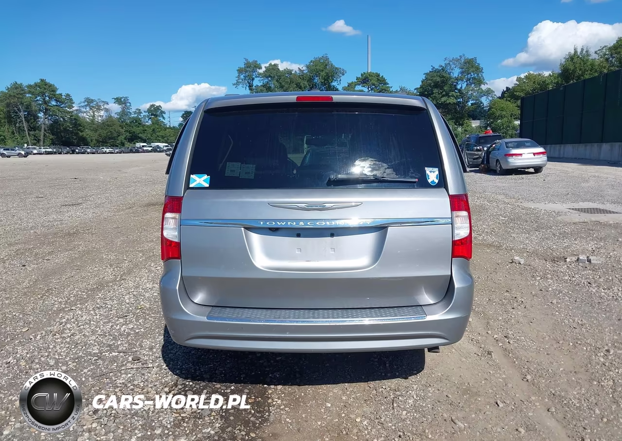 2016 Chrysler Town & Country Touring VIN:2C4RC1BG3GR175129 - 16