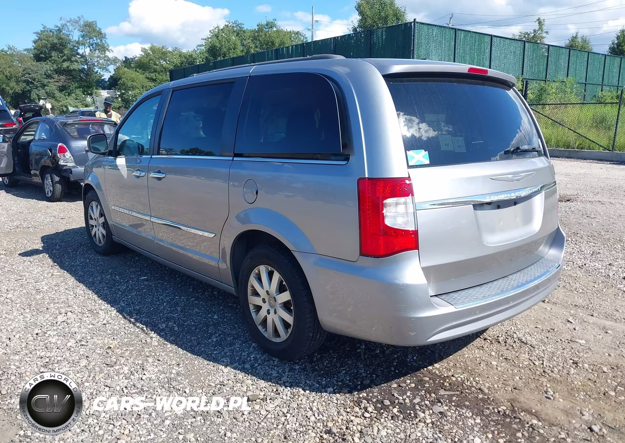 2016 Chrysler Town & Country Touring VIN:2C4RC1BG3GR175129 - 3