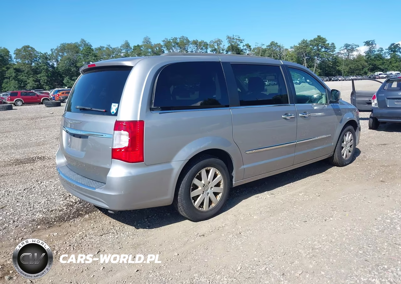 2016 Chrysler Town & Country Touring VIN:2C4RC1BG3GR175129 - 4