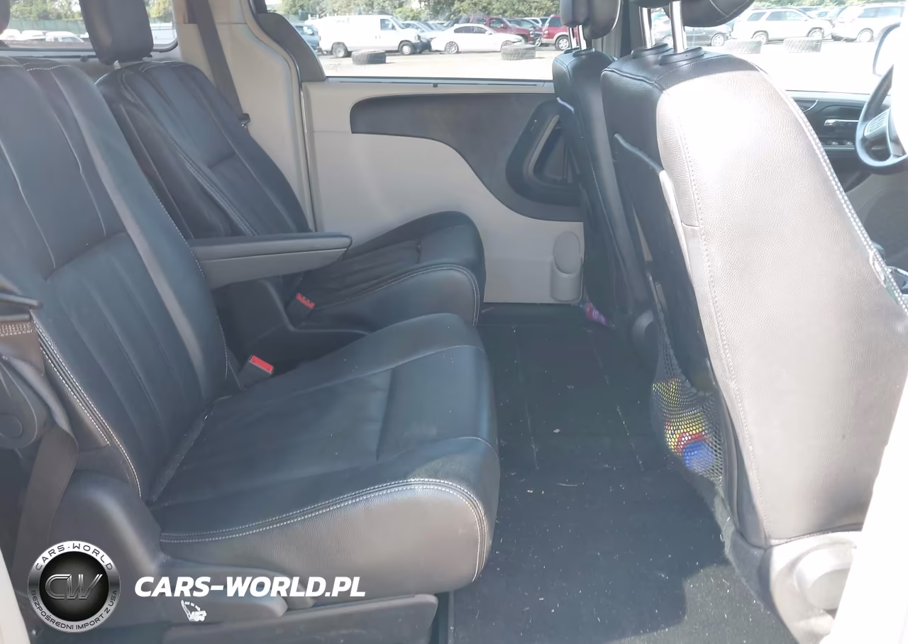 2016 Chrysler Town & Country Touring VIN:2C4RC1BG3GR175129 - 8