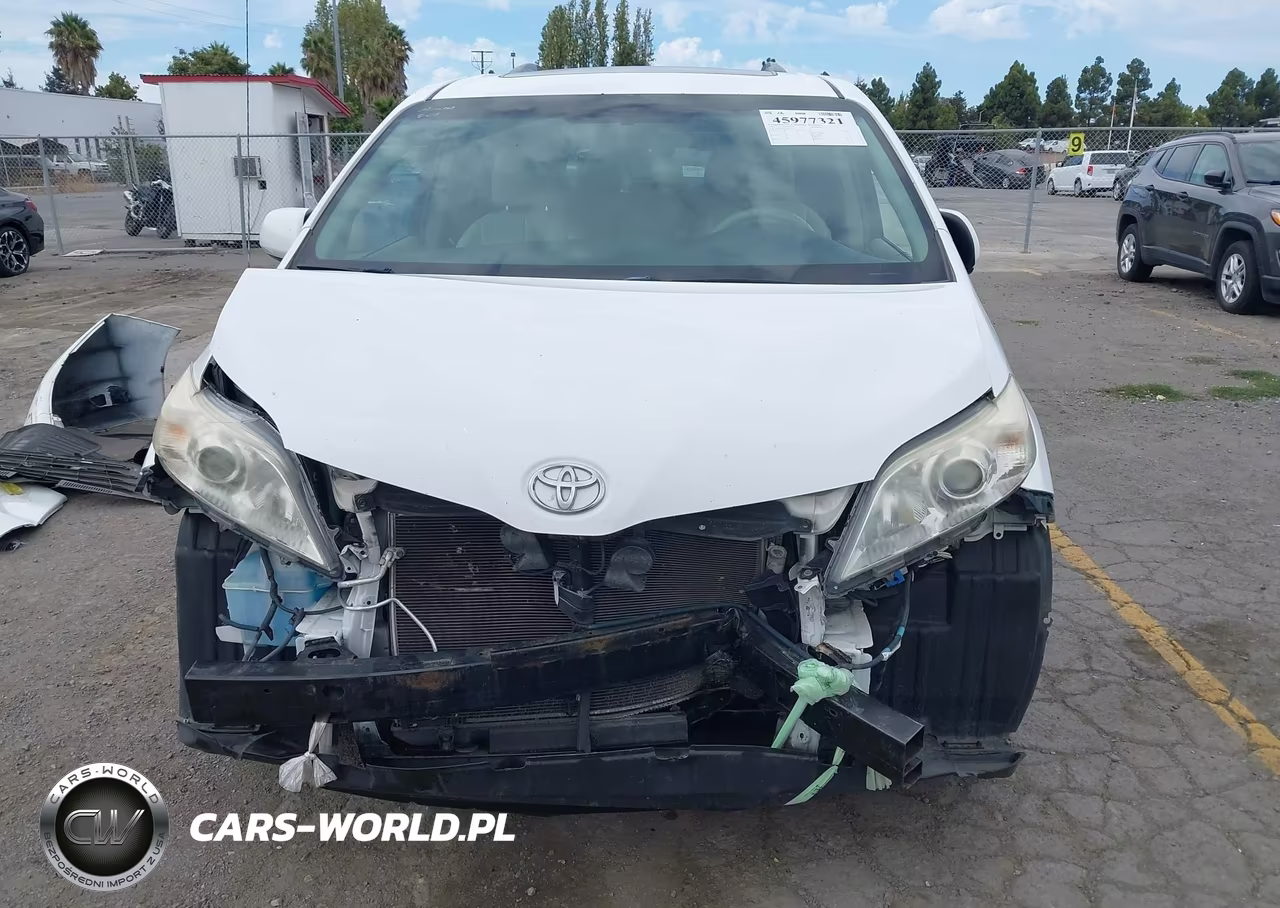 2014 Toyota Sienna Xle V6 8 Passenger VIN:5TDYK3DC6ES452672 - 13