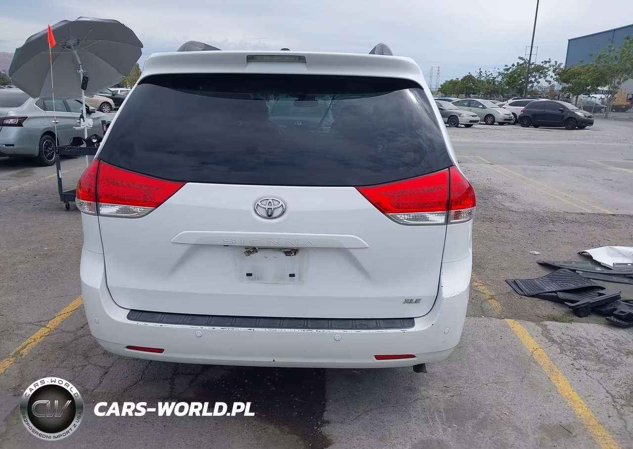 2014 Toyota Sienna Xle V6 8 Passenger VIN:5TDYK3DC6ES452672 - 17