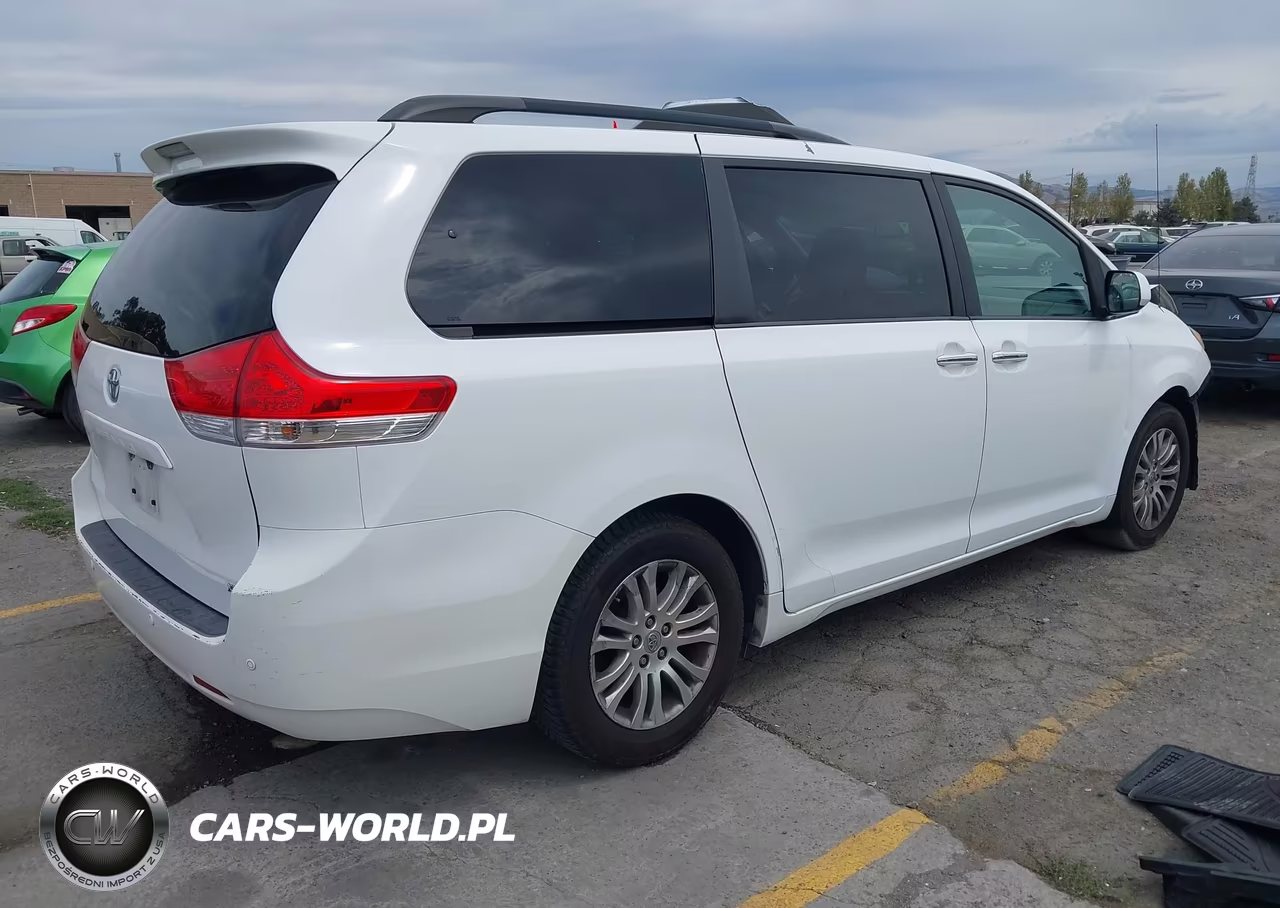 2014 Toyota Sienna Xle V6 8 Passenger VIN:5TDYK3DC6ES452672 - 4