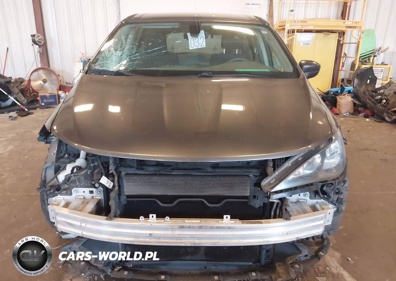 2017 Chrysler Pacifica Touring VIN:2C4RC1DG3HR532081 - 12