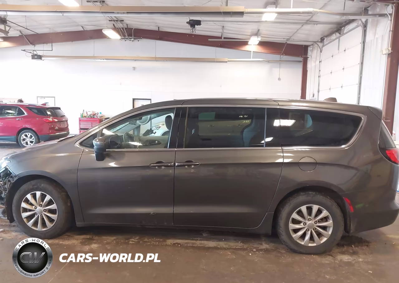 2017 Chrysler Pacifica Touring VIN:2C4RC1DG3HR532081 - 14