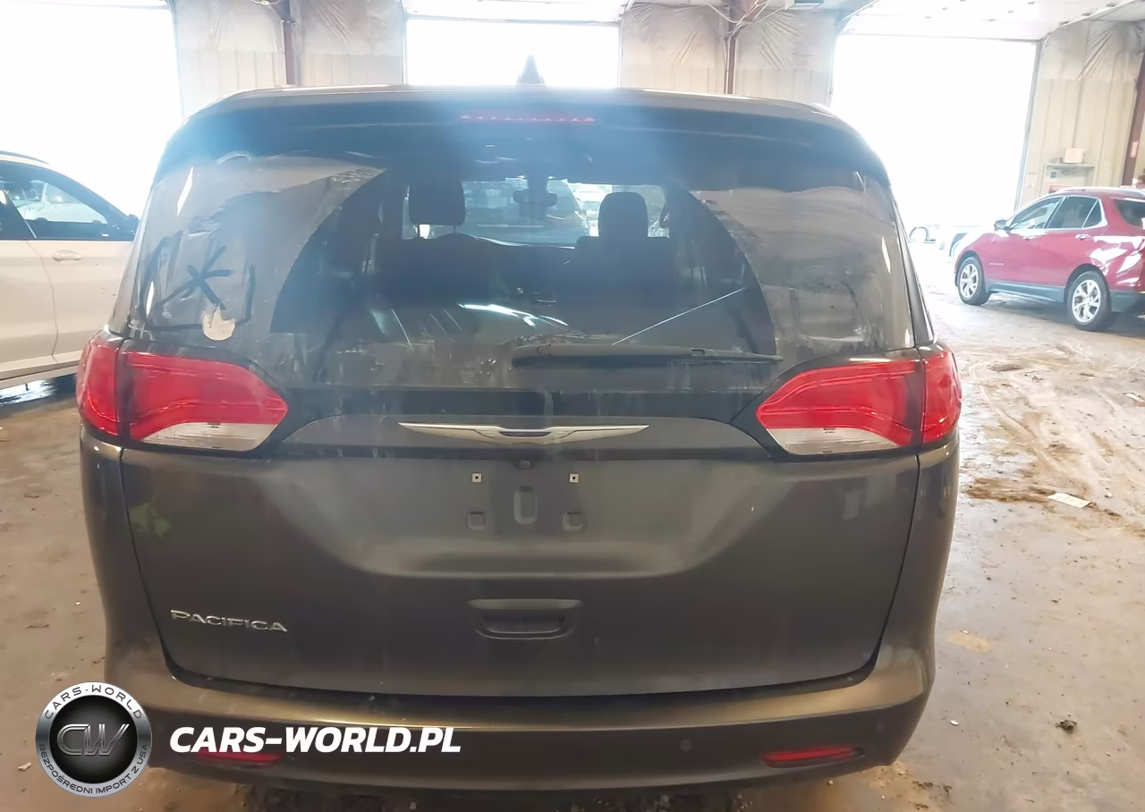 2017 Chrysler Pacifica Touring VIN:2C4RC1DG3HR532081 - 16