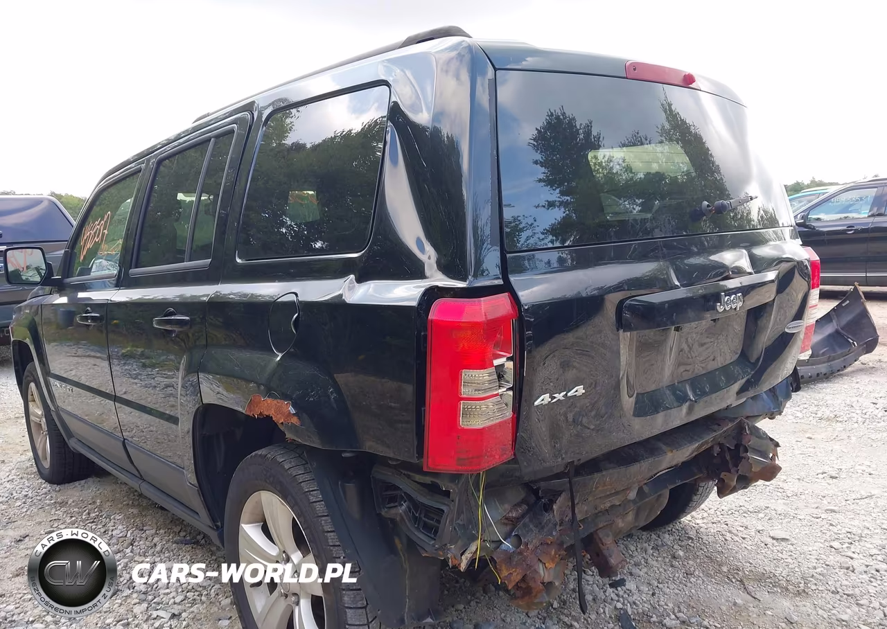 2014 Jeep Patriot Latitude VIN:1C4NJRFB9ED880681 - 13