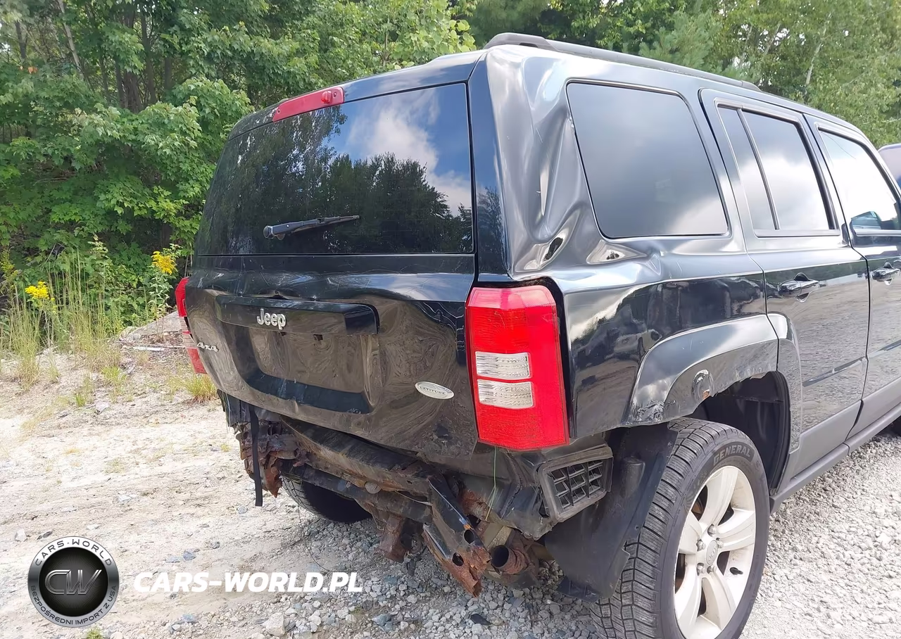 2014 Jeep Patriot Latitude VIN:1C4NJRFB9ED880681 - 6