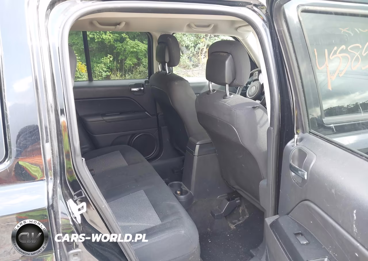 2014 Jeep Patriot Latitude VIN:1C4NJRFB9ED880681 - 8