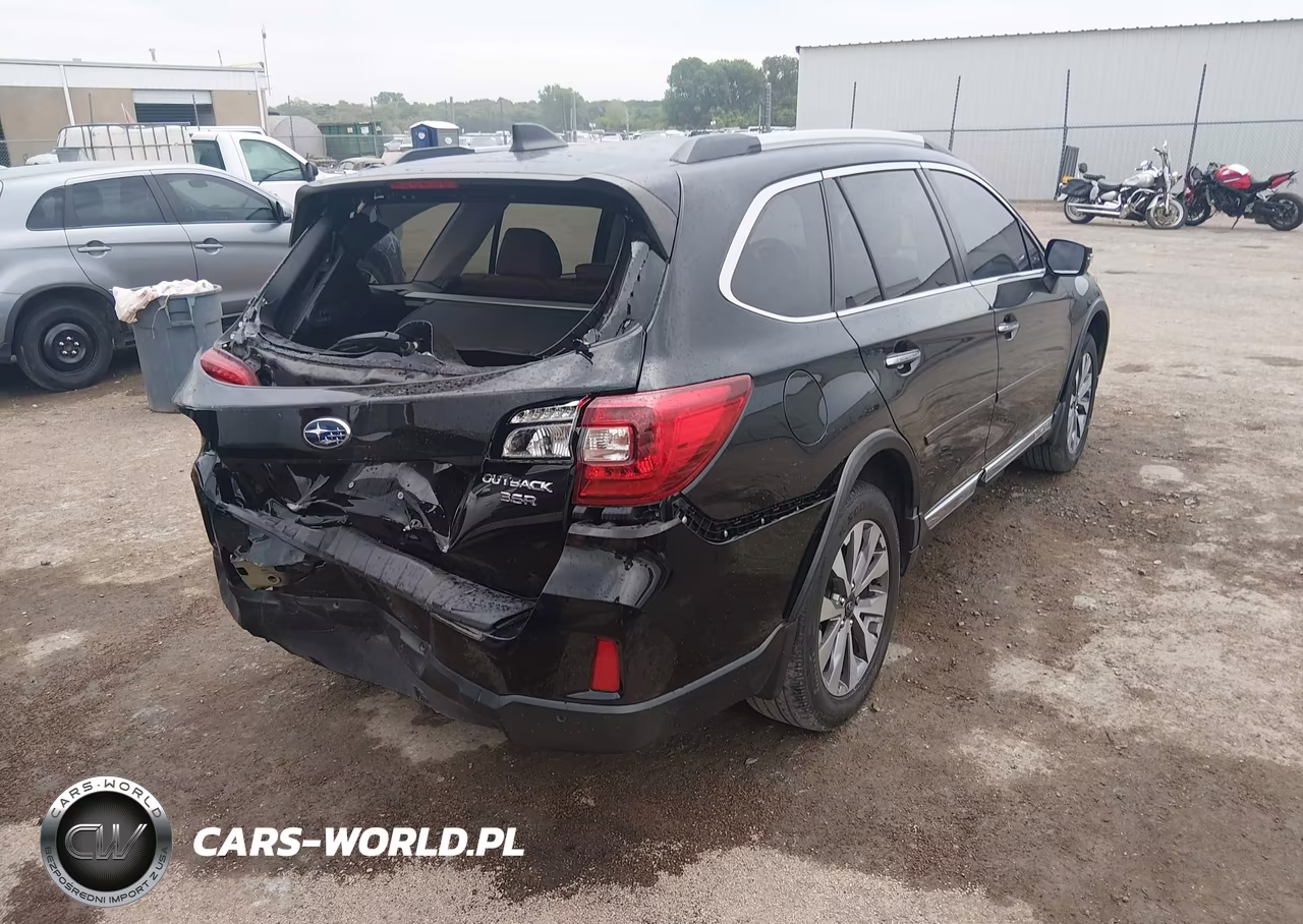 2017 Subaru Outback 3.6R Touring VIN:4S4BSETC3H3404115 - 4
