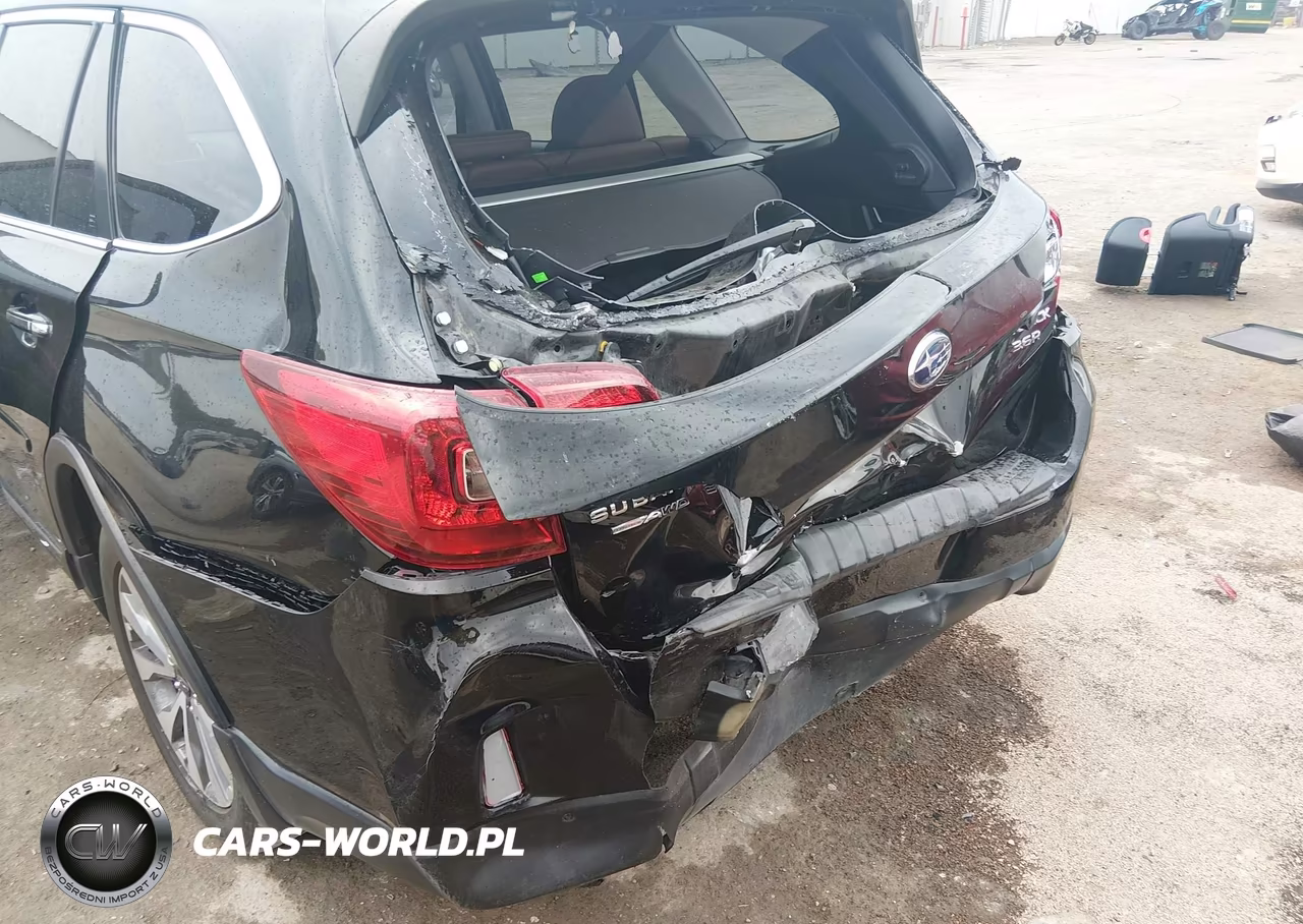 2017 Subaru Outback 3.6R Touring VIN:4S4BSETC3H3404115 - 6