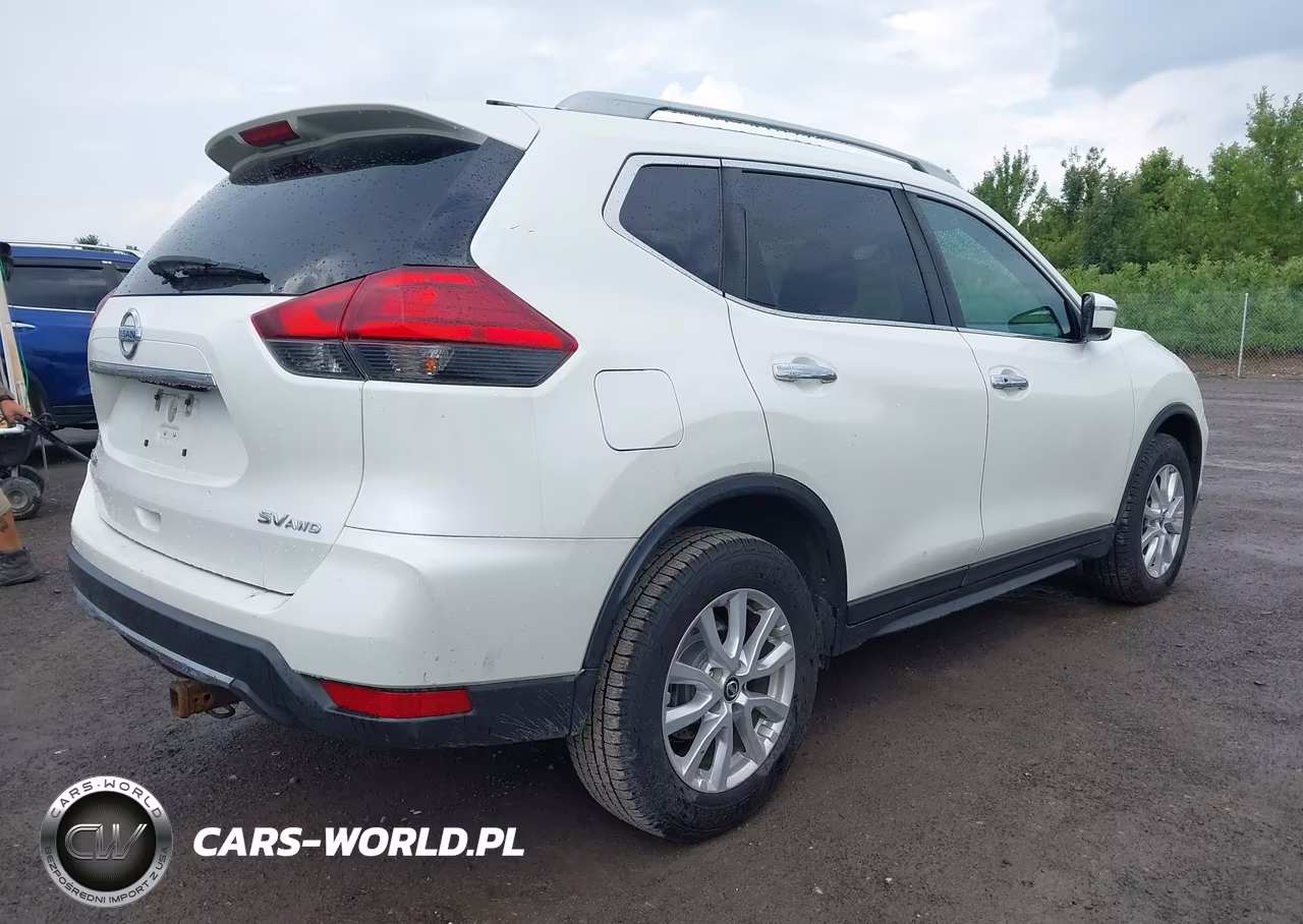2017 Nissan Rogue Sv VIN:5N1AT2MV8HC886877 - 4