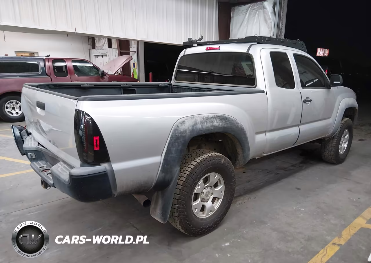 2005 Toyota Tacoma VIN:5TEUX42N65Z127789 - 4