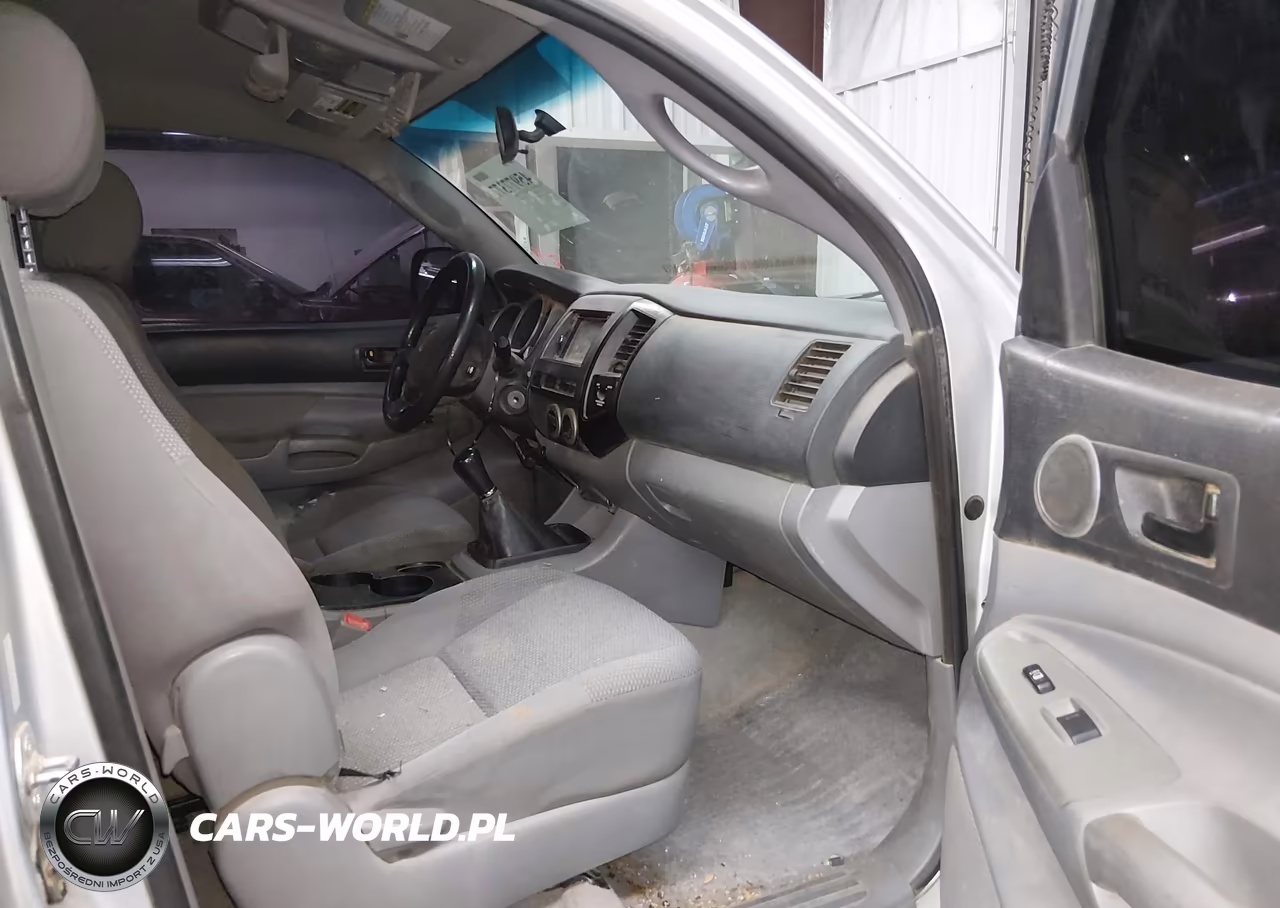 2005 Toyota Tacoma VIN:5TEUX42N65Z127789 - 5