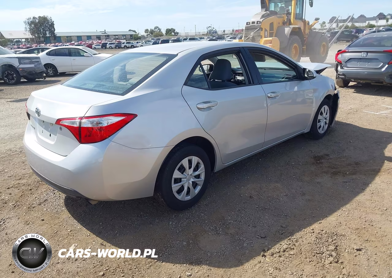2015 Toyota Corolla L VIN:5YFBURHE9FP307764 - 4